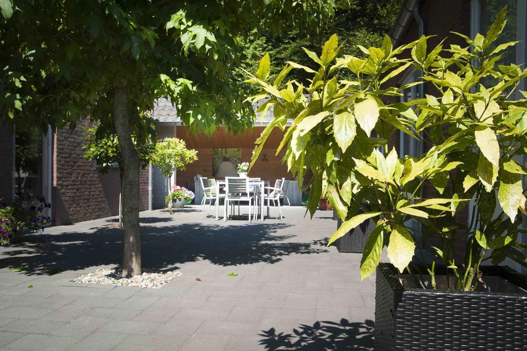 Hotel Slapen In Veghel Exteriör bild